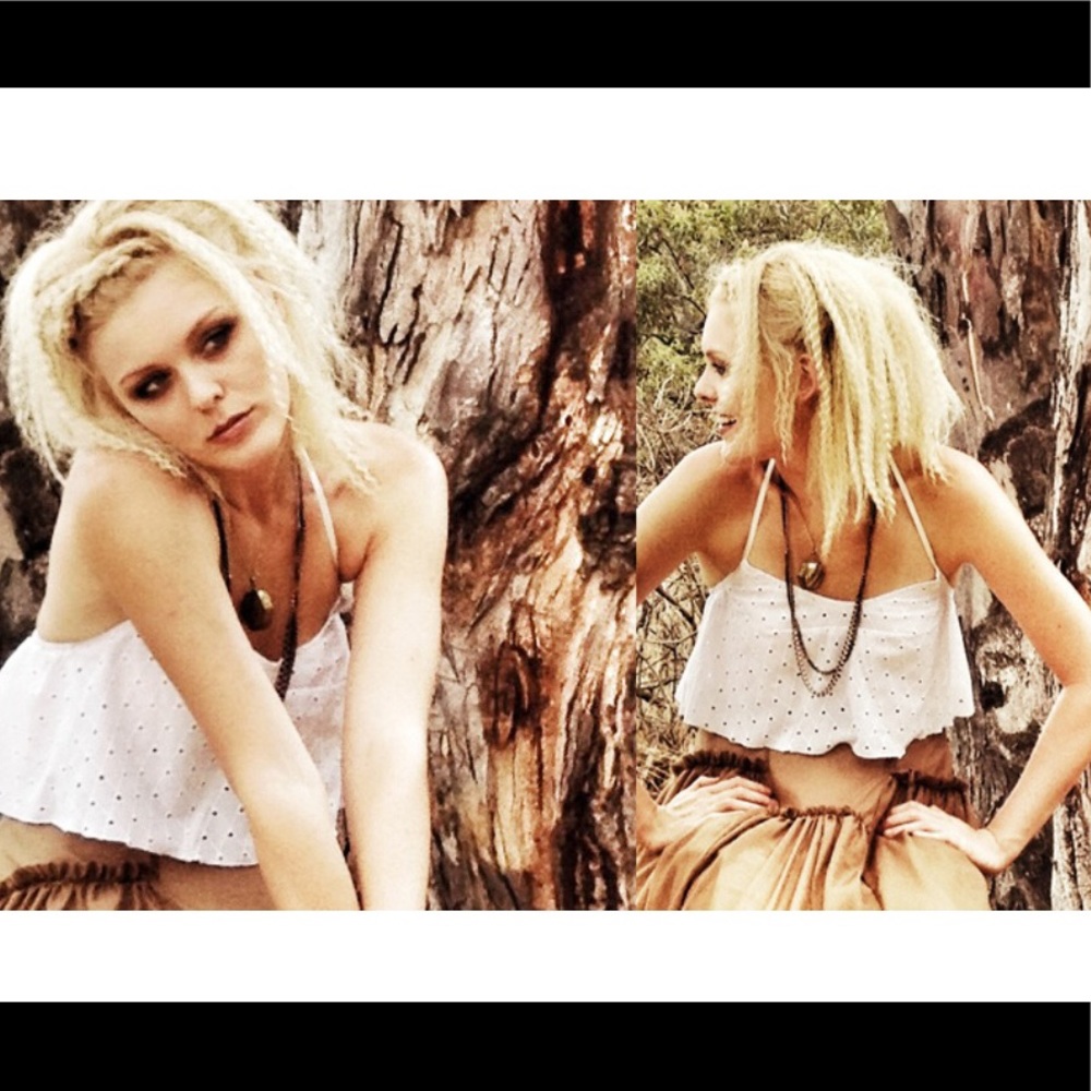 OUTLYING EYELET CROP HALTER TANK S-1367